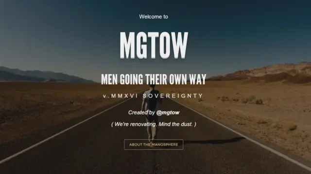 Página web de Men Going their Own Way. Hombre camina solo por una larga carretera