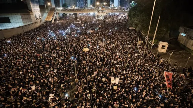 నిరసనకారులు