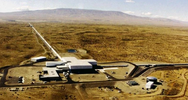 สถานที่ตั้งอุปกรณ์ LIGO ในเมืองแฮนฟอร์ด รัฐวอชิงตันของสหรัฐฯ