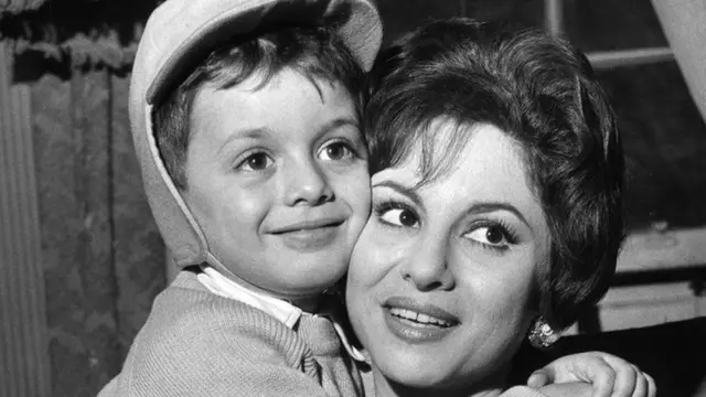 فاتن وطارق عمر الشريف