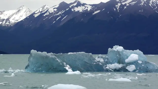 ظاهرة ذوبان الجليد عند القطبين