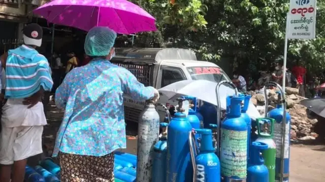 အောက်ဆီဂျင်လှူဒါန်းနေတဲ့ အသင်းတချို့ပါ အကူညီရပ်ဆိုင်းလိုက်ရ