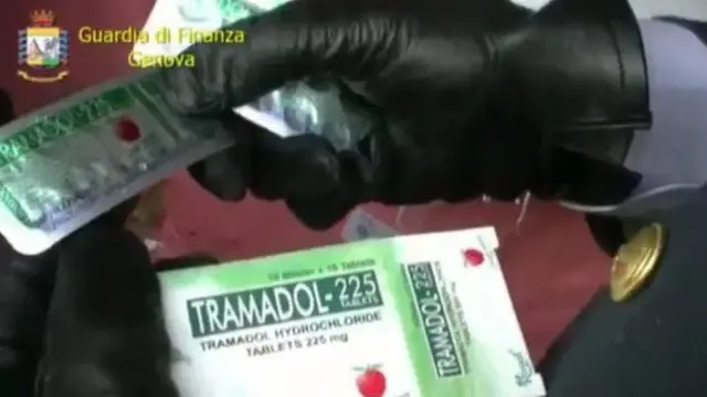 قالت الشرطة إن الأقراص التي عثرت عليها تبلغ قيمتها 75 مليون دولار إذا بيعت