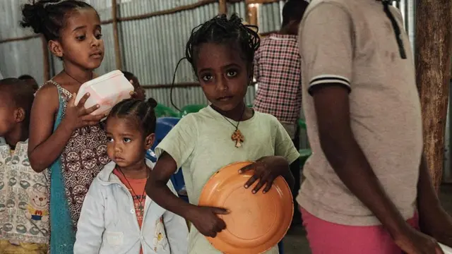 File d'attente pour la nourriture au Tigré.