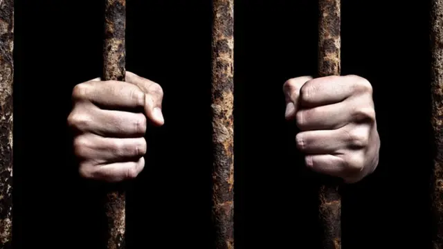 போலீஸ் விசாரணை காவல்