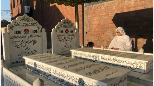 قبریں