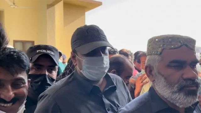 पाकिस्तान से तस्वीर