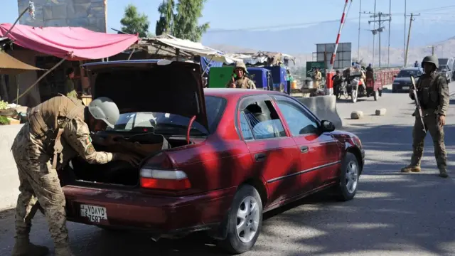 د فساد ضد محکمې پر قاضي برید کې د مافیايي کړیو لاس درلودل هم دشک یوه اړخ دی.