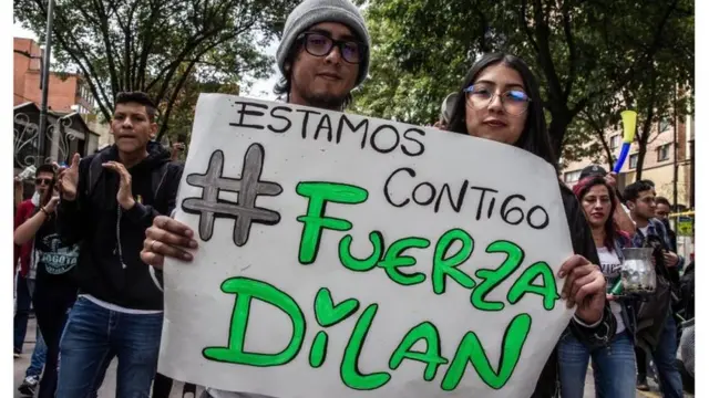 cartel de apoyo a dilan