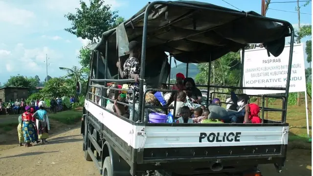 Abahungiye Nyiragongo mu Rwanda bakomeje gutaha