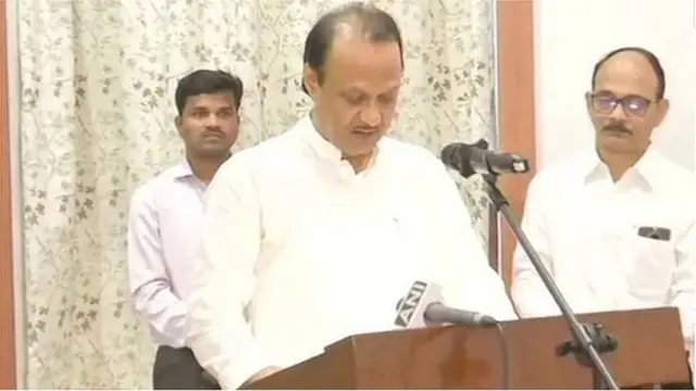 ఉప ముఖ్యమంత్రిగా అజిత్ పవార్ ప్రమాణ స్వీకారం