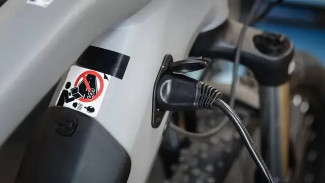 लिथियम आयर्न बॅटरी, अपारंपारिक उर्जा,