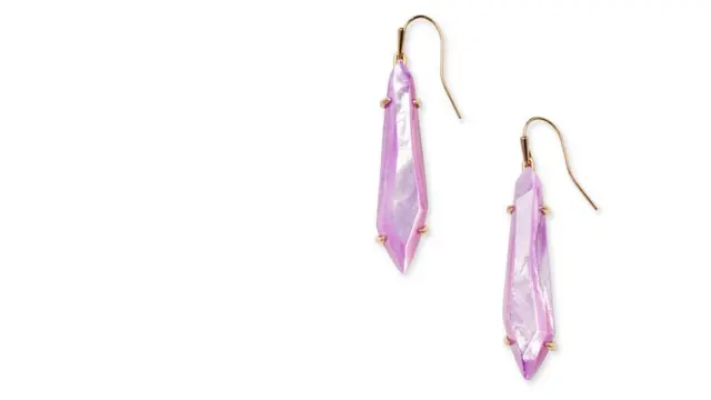 Waa qaar kamid ah agabka ay la ganacsato Kendra Scott