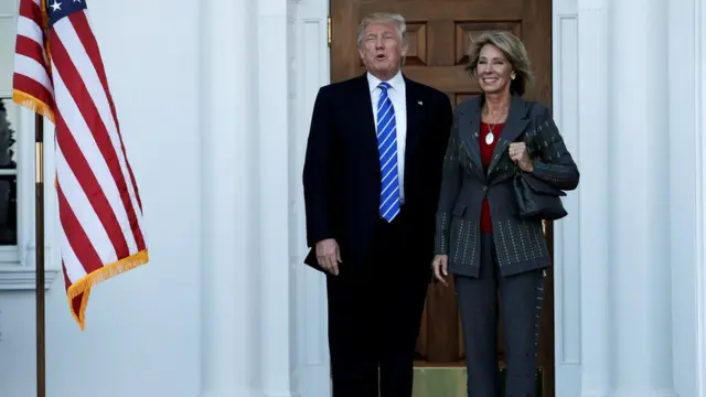 Trump, Betsy DeDevos'u eğitim bakanlığına atadı