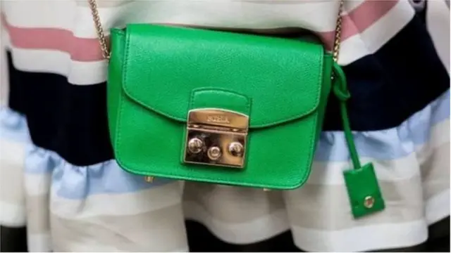 ఈ దేశంలో జనం గొప్పలు చెప్పుకోవడం అవమానంగా భావిస్తారు