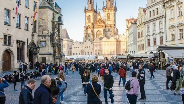 Prague được xếp hạng trong số các thành phố đông khách du lịch nhất thế giới.