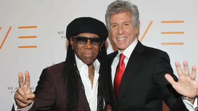 مكديرموت مع المغني، نايل رودجرز