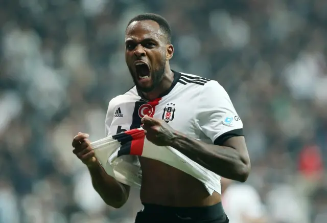 Larin'in gol sevinci