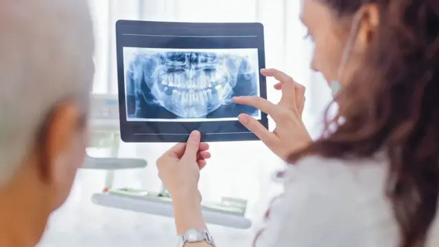 牙周炎的部分危險在於,許多患者並不以為然,因為它通常沒有症狀。