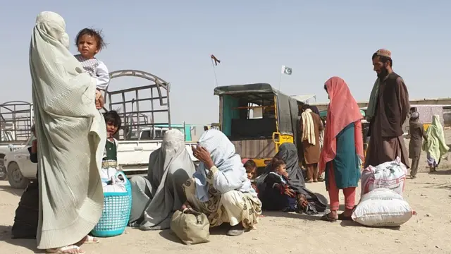 Una familia afgana en la frontera con Pakistán, 27 de agosto 2021