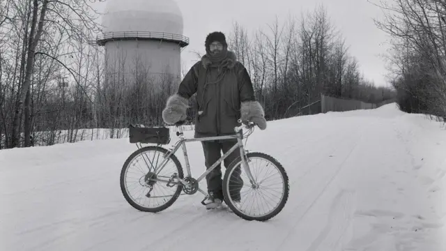 बर्फ़ पर साइकिल