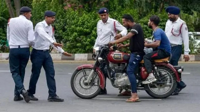 ट्रैफिक क़ानून