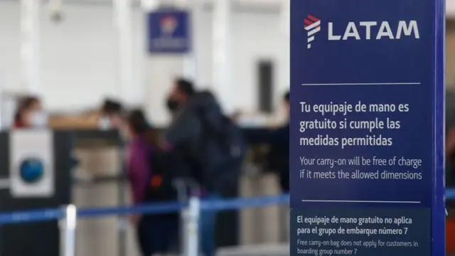 Letrero de LATAM
