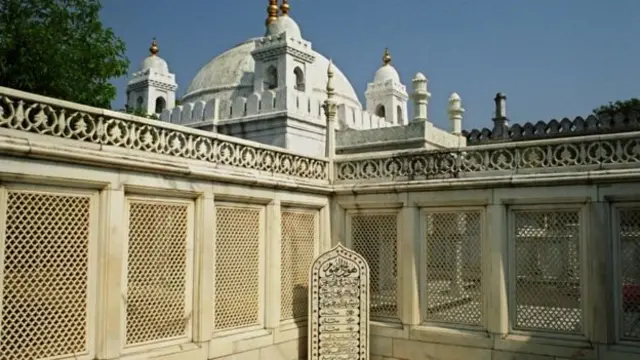 اورنگزیب کا مقبرہ