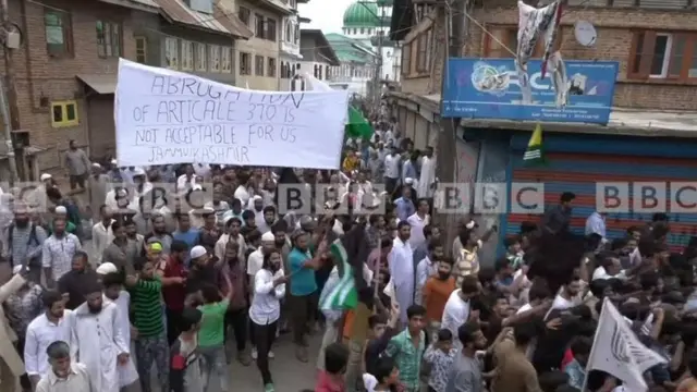 कश्मीर में प्रदर्शन