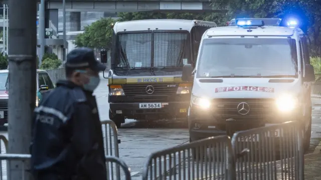 載著唐英傑的監獄囚車抵達香港最高法院大樓(30/7/2021)
