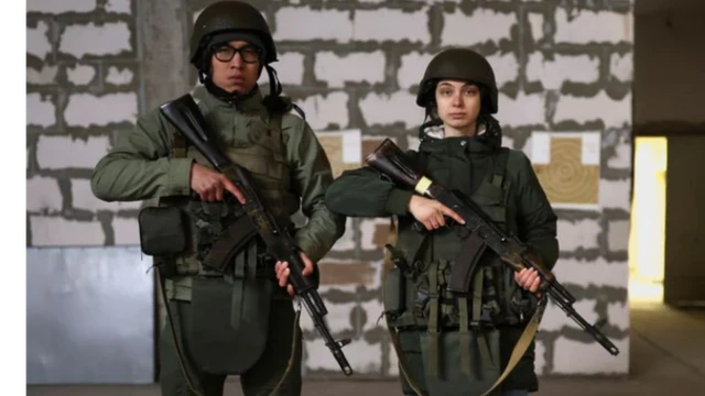 Russia-Ukraine war: Meet di Ukrainian couples training for war