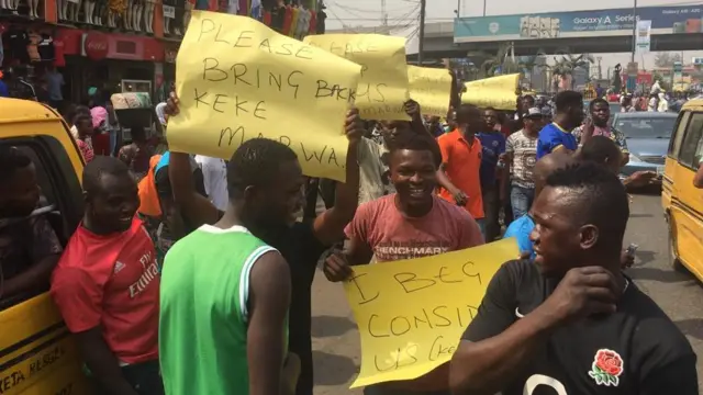 Protesters dey protest di ban for Lagos