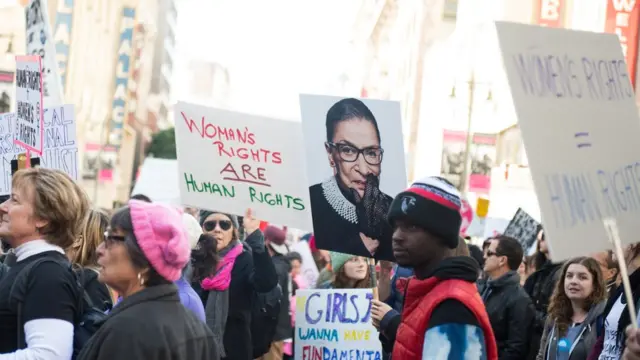 دنيا د نارينه له عينکو