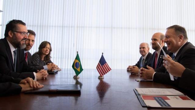 Chanceler Ernesto Araújo com o secretário de Estado americano Mike Pompeo, em Brasília, em 2 de janeiro