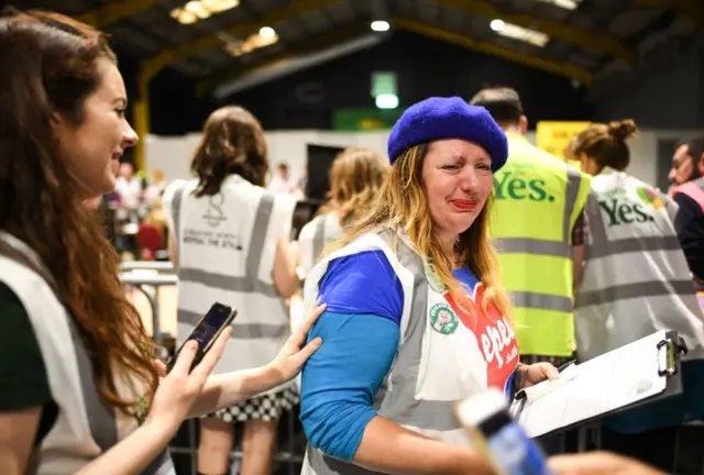 આયર્લ મત ગણતરી વખતે