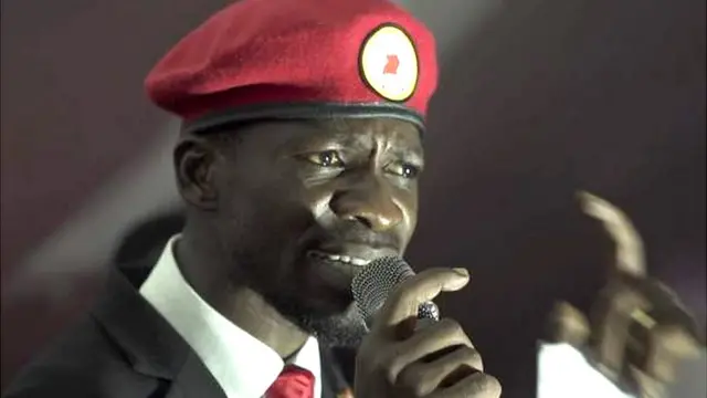 Inkofero ya Bobi Wine isanzwe yambarwa n'abanywanyi biwe ifatwa na leta ko ari iya gisirikare