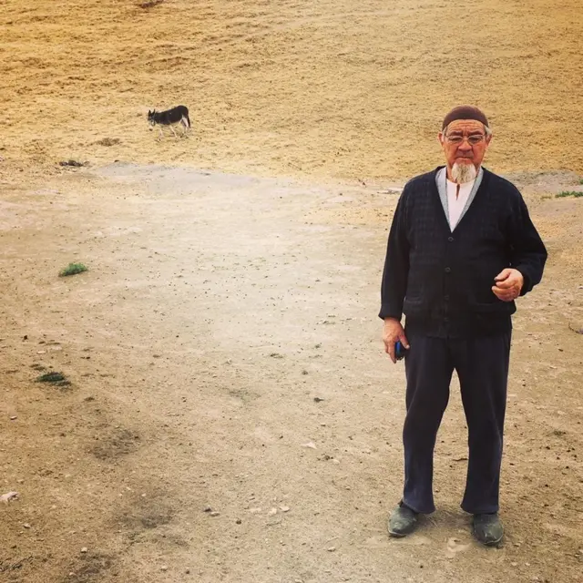 53 жаштагы Анарбай Кадыров Ак-Терек деген айылда жашайт.