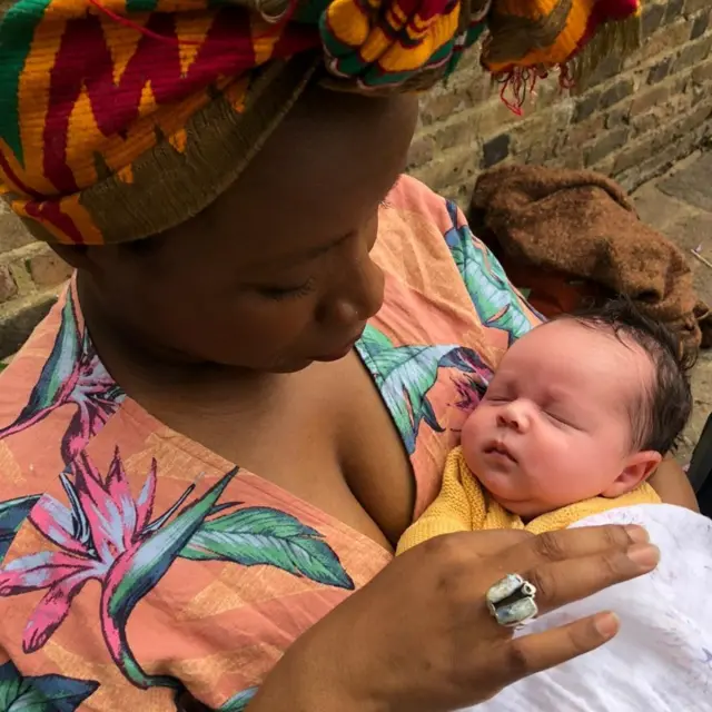 Dejen de preguntarme si mi bebe es mia solo porque soy negra y ella es blanca BBC News Mundo