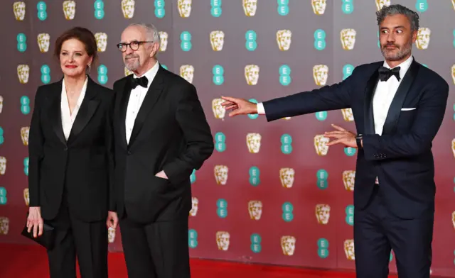 Кейт Фахи, Джонатан Прайс, Тайка Вайтити