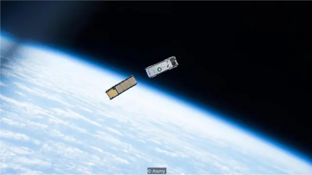 CubeSats na atmosfera