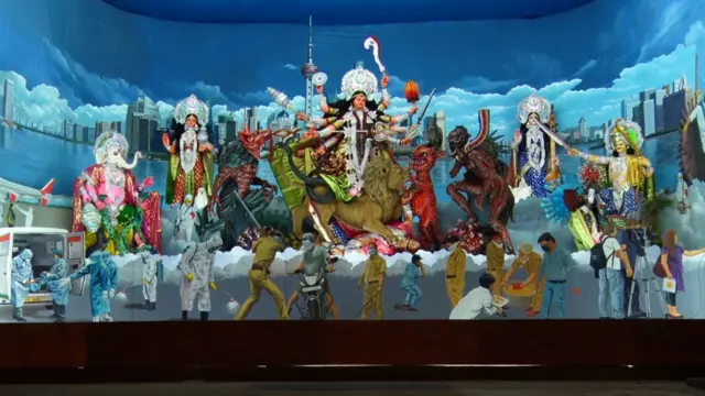 কলকাতার আরেকটি মণ্ডপ।