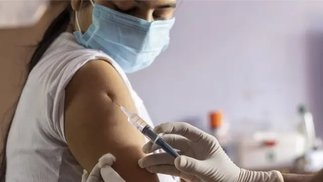 कोविड वैक्सीन