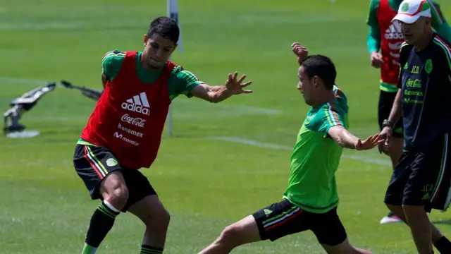 Selección de México entrena bajo observación de Juan Carlos Osorio.