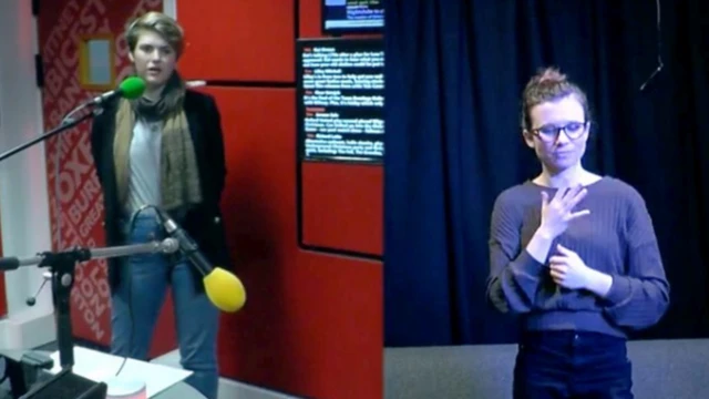 బీబీసీ రేడియో ఆక్స్‌ఫర్డ్‌లో నిర్వహించిన సైన్ లాంగ్వేజ్ ఇంటర్‌ప్రిటేటర్ షో