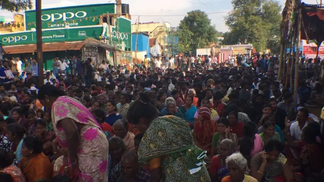 வெறிச்சோடிய அலங்காநல்லூர் வாடிவாசல்