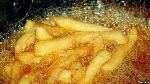 ਦੱਖਣ ਭਾਰਤ ਵਿੱਚ ਨਾਰੀਅਲ ਤੇਲ ਦੀ ਵਰਤੋਂ ਖਾਣੇ ਲਈ ਵੱਡੇ ਪੱਧਰ 'ਤੇ ਹੁੰਦੀ ਹੈ