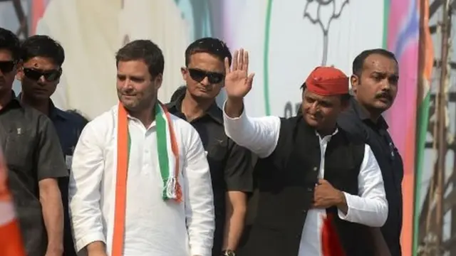 राहुल गांधी और अखिलेश यादव का रोडशो