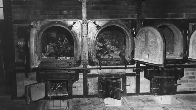 Crematorio en campo de exterminio nazi