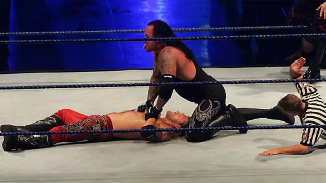 ஓய்வு பெறுவதாக அறிவித்த அண்டர்டேக்கர்