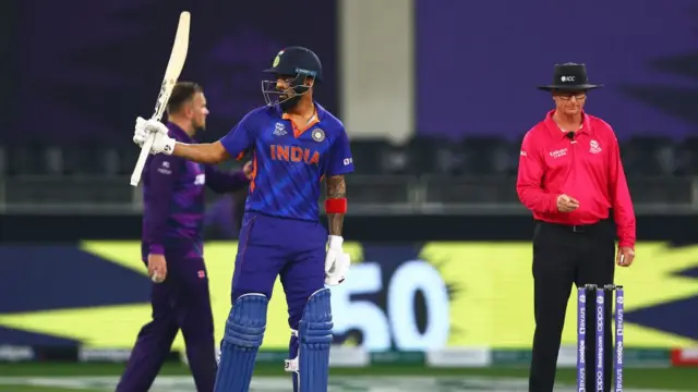 50 ரன்களைக் குவித்த கே எல் ராகுல்